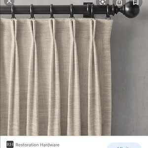 Accents - Pair of gorgeous curtains Accents - Pair of gorgeous curtains